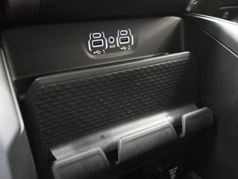 Used 2022 RAM 2500 Big Horn w/ Night Edition AWD/4WD image 45