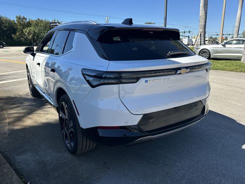 New 2026 Chevrolet Equinox EV LT image 8