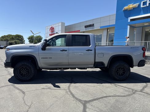 New 2026 Chevrolet Silverado 2500 ZR2 w/ ZR2 Bison Edition AWD/4WD image 2