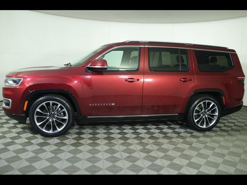 Used 2022 Jeep Wagoneer Series III w/ Premium Group I image 18