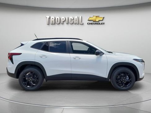 New 2026 Chevrolet Trax LT w/ Midnight Edition FWD image 6