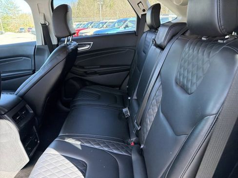 Used 2024 Ford Edge Titanium image 13