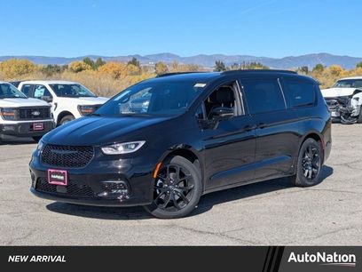 New 2026 Chrysler Pacifica Limited
