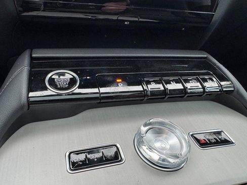 New 2025 Lincoln Navigator L Reserve image 17