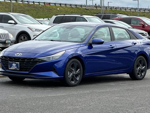 Used 2023 Hyundai Elantra SEL FWD image 7