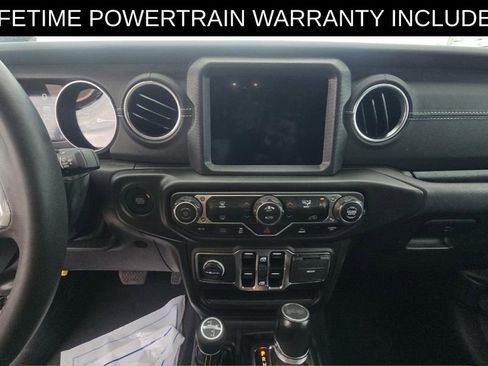 Used 2023 Jeep Wrangler Unlimited Sahara AWD/4WD image 15