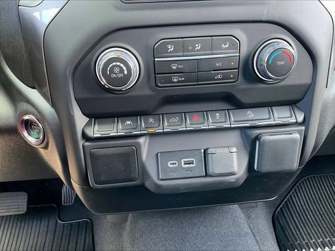 Used 2026 Chevrolet Silverado 1500 Custom Trail Boss w/ Turbomax Blackout Package AWD/4WD image 8