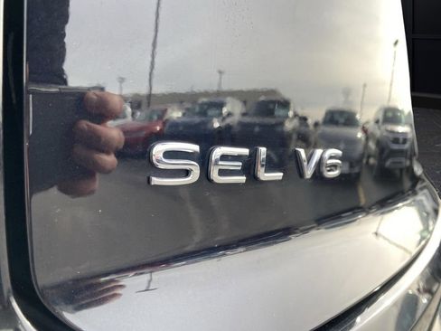 Used 2021 Volkswagen Atlas Cross Sport SEL Premium image 38