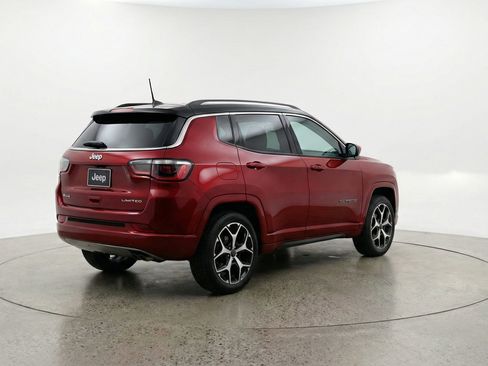 Used 2025 Jeep Compass Limited AWD/4WD image 9
