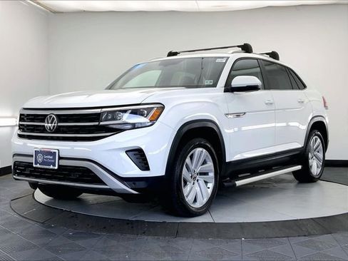 Certified 2023 Volkswagen Atlas Cross Sport SE w/ Panoramic Sunroof Package AWD/4WD image 2