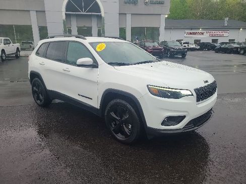 Used 2021 Jeep Cherokee Latitude Plus AWD/4WD image 7
