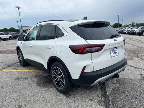 New 2025 Ford Escape SE w/ Class II Trailer Tow Package image 7