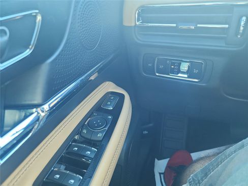 Used 2023 Lincoln Corsair Reserve w/ Equipment Group 201A FWD image 32
