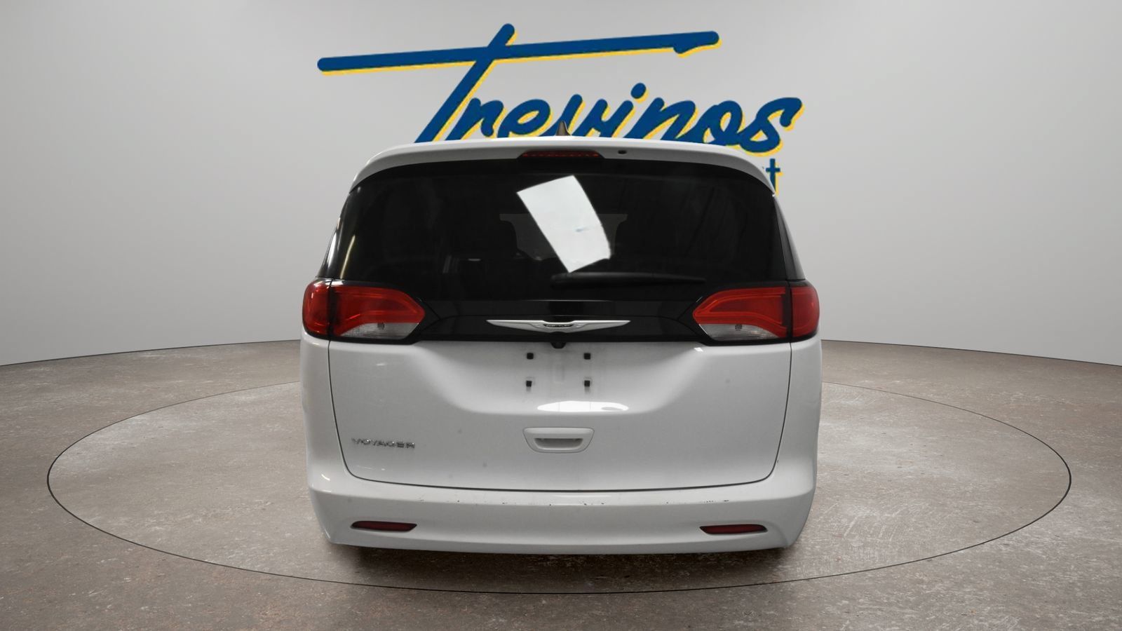 Used 2023 Chrysler Voyager LX FWD image 9