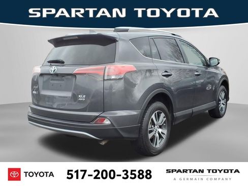 Used 2018 Toyota RAV4 XLE image 7