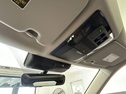 New 2026 Mitsubishi Outlander SEL image 24