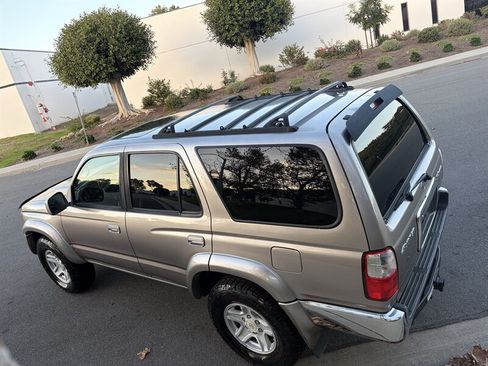 Used 2002 Toyota 4Runner SR5 w/ Upgrade Value Pkg 2 AWD/4WD image 13