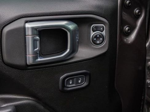 Used 2025 Jeep Wrangler Unlimited Sport AWD/4WD image 16