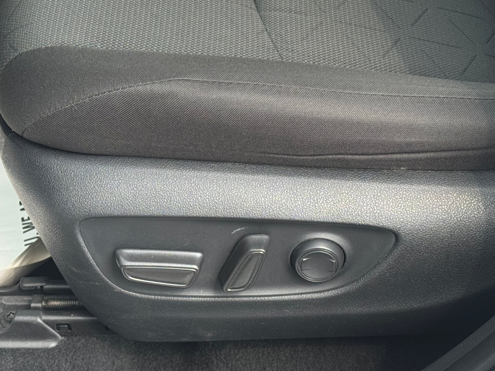 Used 2024 Toyota RAV4 XLE FWD image 16