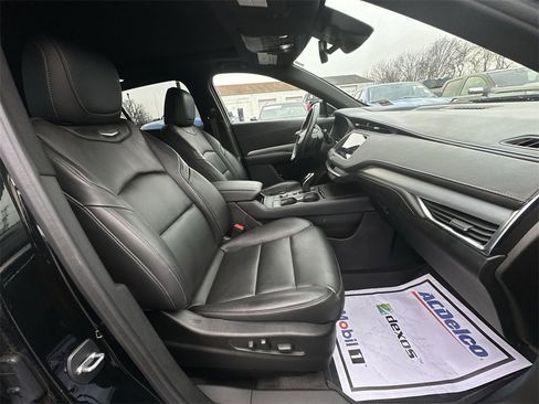 Used 2023 Cadillac XT4 Premium Luxury image 25