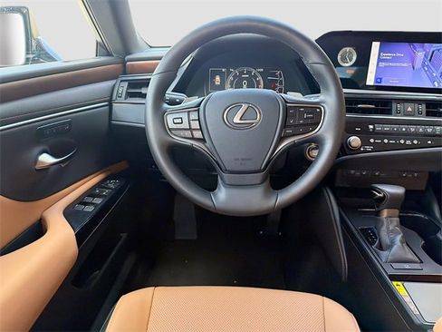 Used 2025 Lexus ES 350 w/ Premium Package image 17