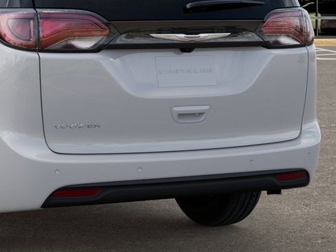 New 2026 Chrysler Voyager LX image 13