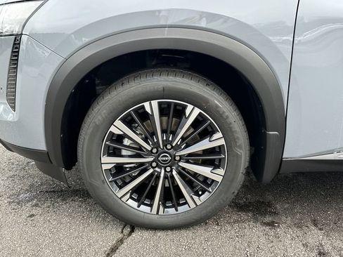 New 2026 Nissan Pathfinder Platinum image 12