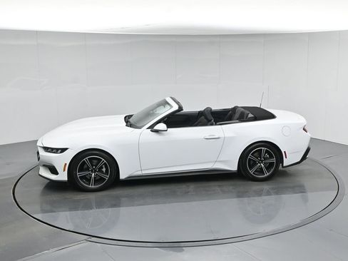 Used 2024 Ford Mustang Convertible image 44