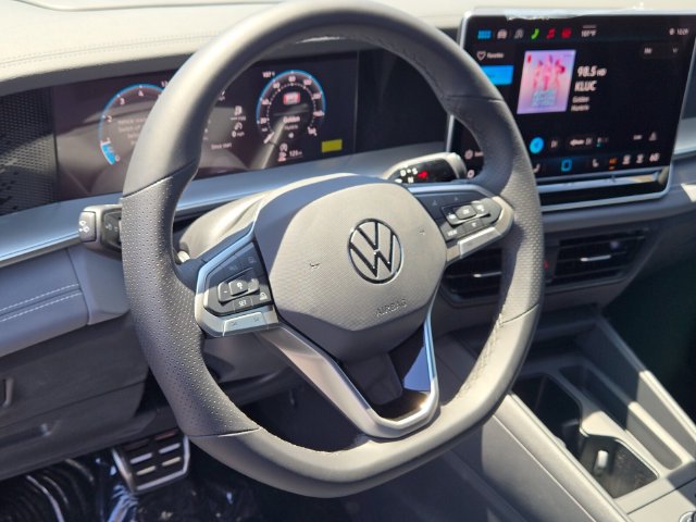 New 2026 Volkswagen Tiguan SE R-Line FWD image 11