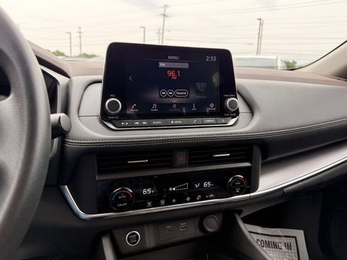 Certified 2023 Nissan Rogue SV AWD/4WD image 19