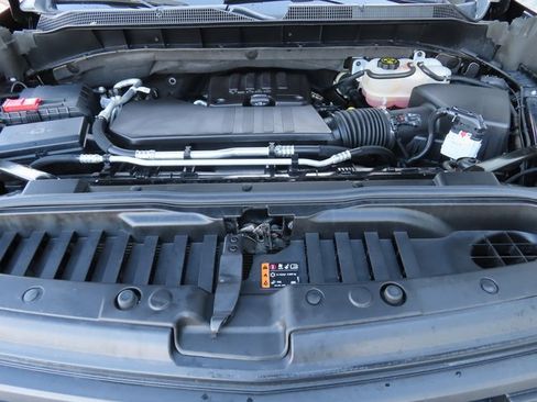 Used 2023 Chevrolet Silverado 1500 Custom image 12