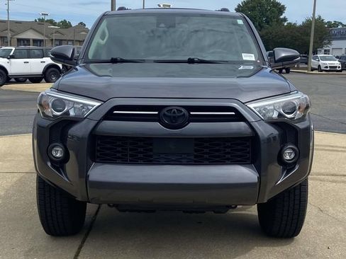 Used 2022 Toyota 4Runner SR5 Premium w/ Moonroof Package AWD/4WD image 6