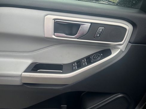 Used 2021 Ford Explorer XLT w/ Equipment Group 202A image 20