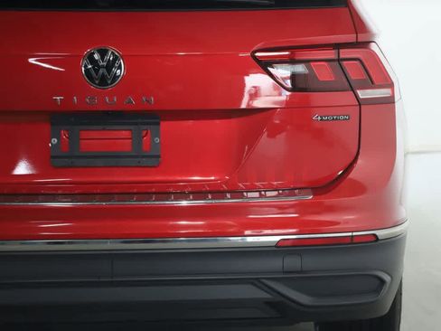 Certified 2023 Volkswagen Tiguan SE AWD/4WD image 45