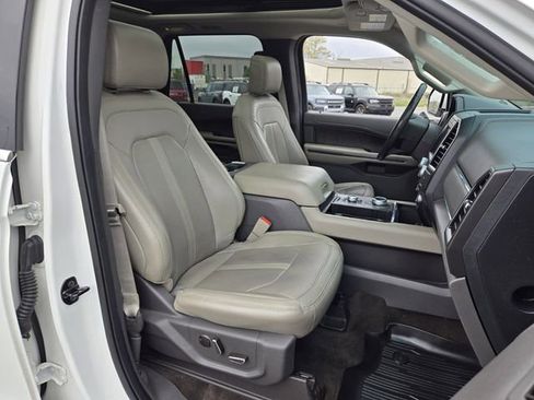 Used 2020 Ford Expedition Limited w/ Equipment Group 301A AWD/4WD image 20