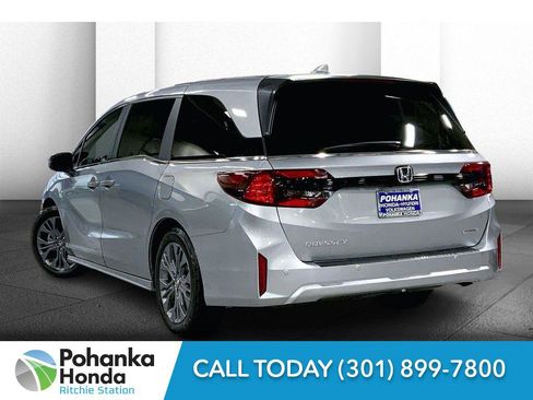 New 2026 Honda Odyssey Touring image 5