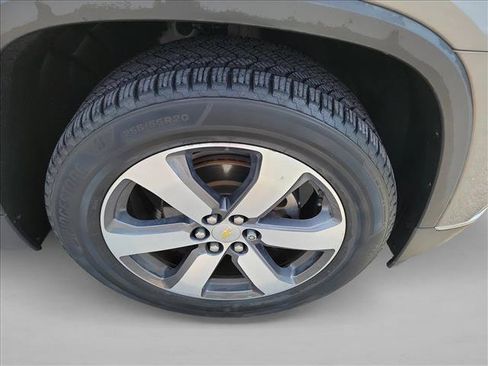 Used 2019 Chevrolet Traverse LT w/ LT Premium Package FWD image 10