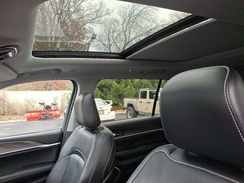 Used 2022 Jeep Grand Cherokee L Limited image 25