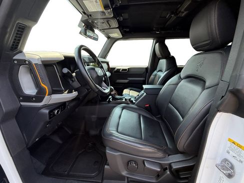 Used 2023 Ford Bronco Badlands AWD/4WD image 9