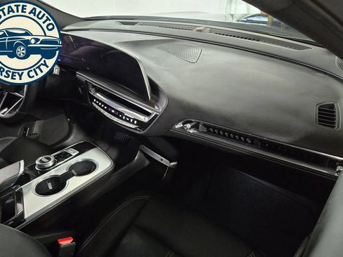 Used 2024 Cadillac Lyriq Tech AWD/4WD image 37