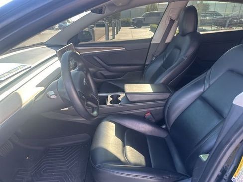 Used 2023 Tesla Model 3 Standard Range image 9