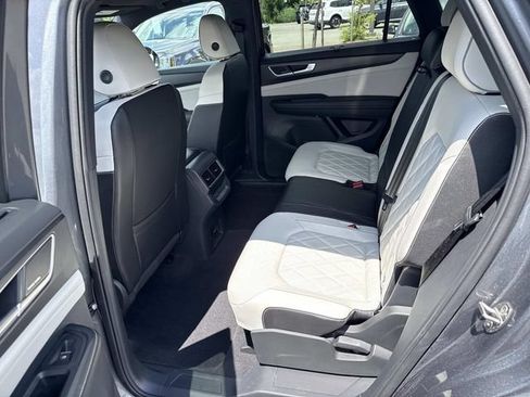 Used 2024 Volkswagen Atlas Cross Sport SEL Premium R-Line AWD/4WD image 17