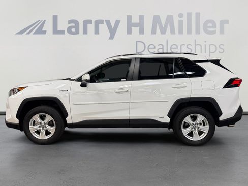 Used 2020 Toyota RAV4 XLE w/ Convenience Package AWD/4WD image 2