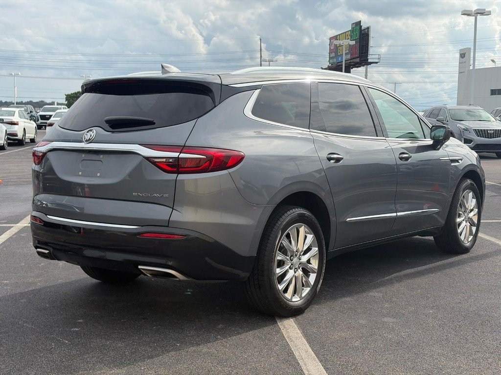 Used 2019 Buick Enclave Premium w/ Experience Buick Package FWD image 3