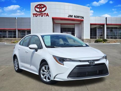 Used 2026 Toyota Corolla LE FWD image 1
