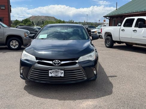 Used 2017 Toyota Camry LE FWD image 7