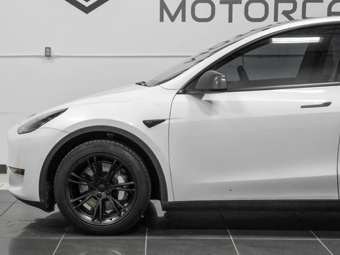 Used 2021 Tesla Model Y Long Range AWD/4WD image 19