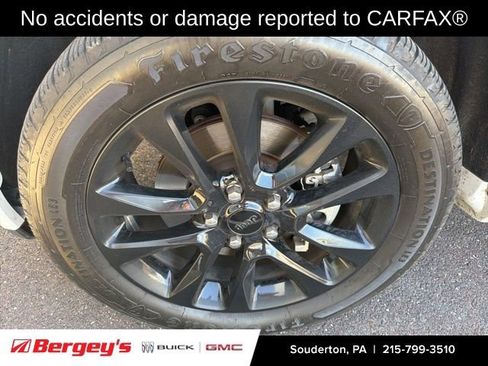 Used 2022 Jeep Grand Cherokee Laredo X image 2