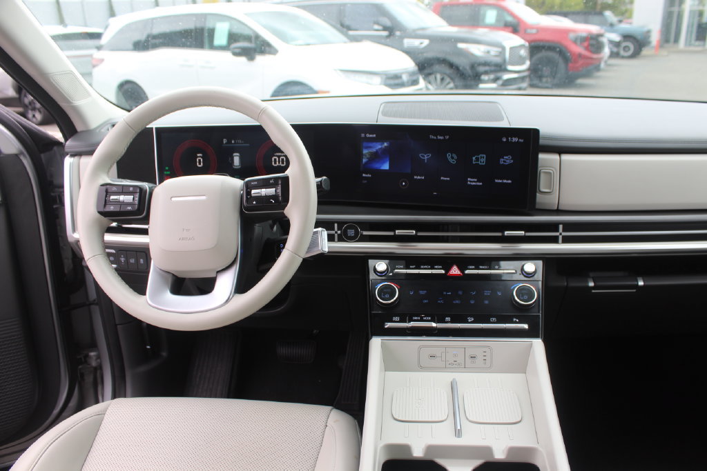 Used 2025 Hyundai Santa Fe SEL AWD/4WD image 19