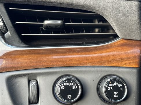 Used 2020 Cadillac Escalade Luxury image 20